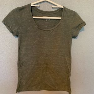 Green casual tee